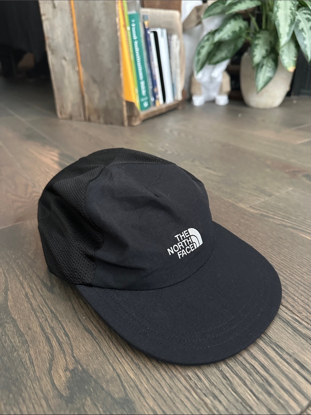 The North Face Black Men’s Logo Five-Panel Cap